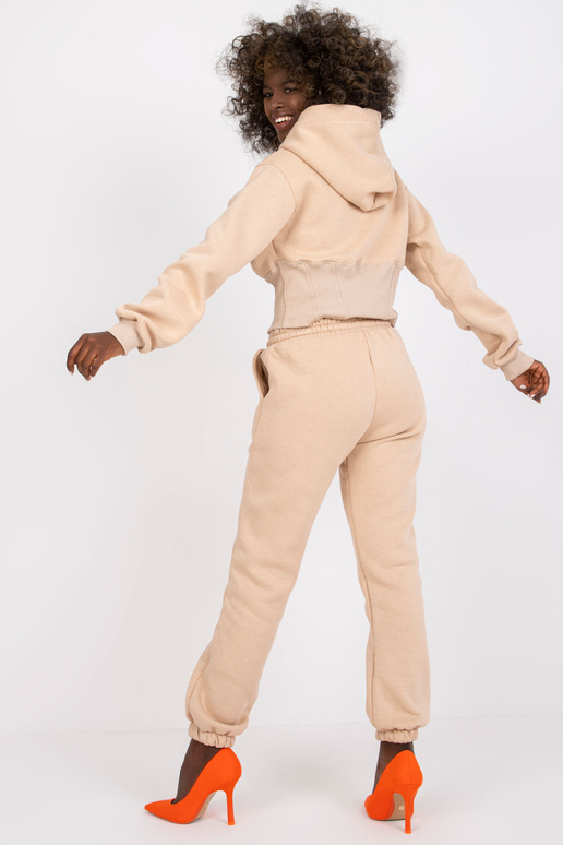 Bēšs pamata sporta tērpa komplekts no...