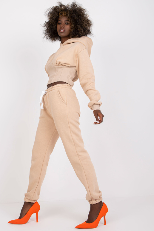 Bēšs pamata sporta tērpa komplekts no...