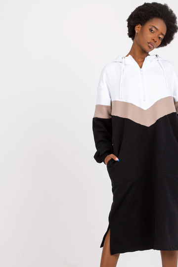 Balta un melna sporta...