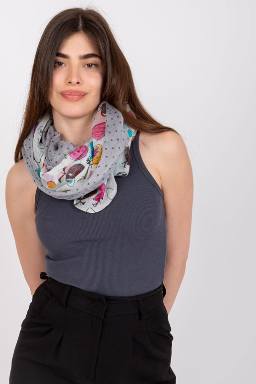 Balts-pelēks iesaiņojums ar apdruku