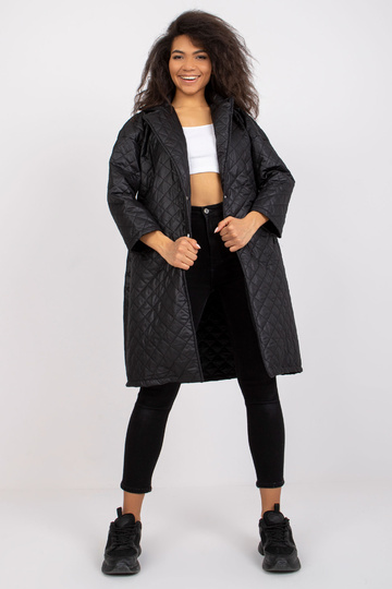 Melns stepēšanas mētelis...