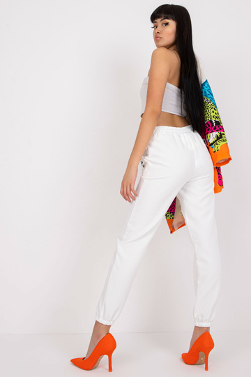 Baltas bikses ar audumu bez...