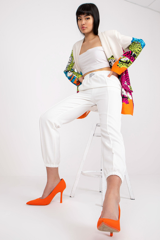 Baltas bikses ar audumu bez aizdares Baltas bikses ar audumu bez aizdares