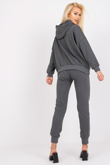 Tumši pelēka melanža...