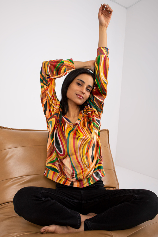 Dzeltena blūze ar V veida izgriezumu...