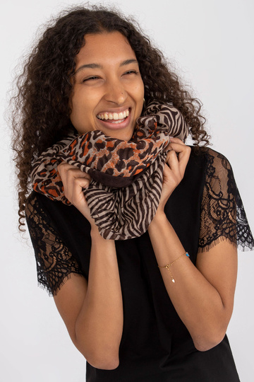 Brūns-bēšs stropes...