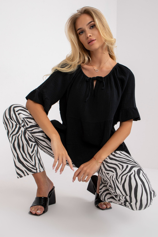 Melna muslīna blūze ar kakla... Melna muslīna blūze ar kakla...