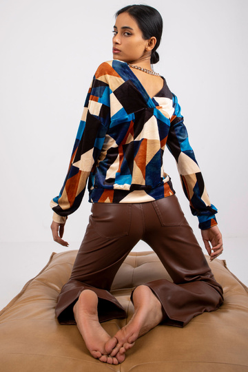 Liliana zila un brūna...