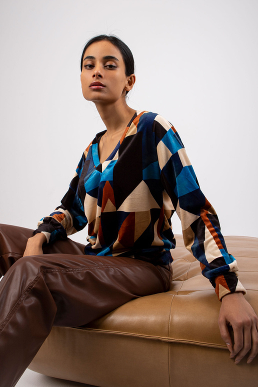 Liliana zila un brūna raksta velūra... Liliana zila un brūna raksta velūra...