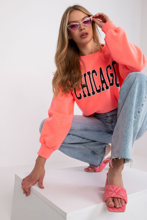 Rozā džemperis ar Madeiras uzrakstu