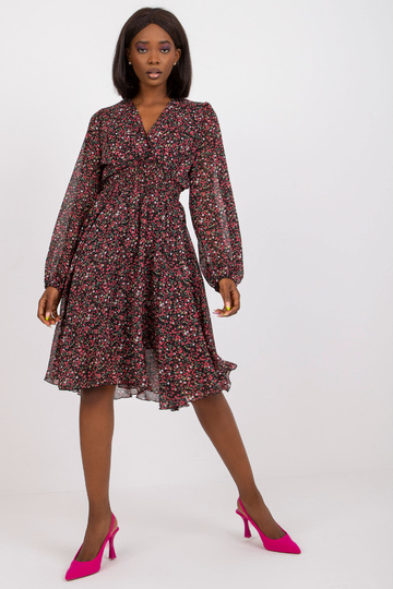 Melna kleita ar garām...