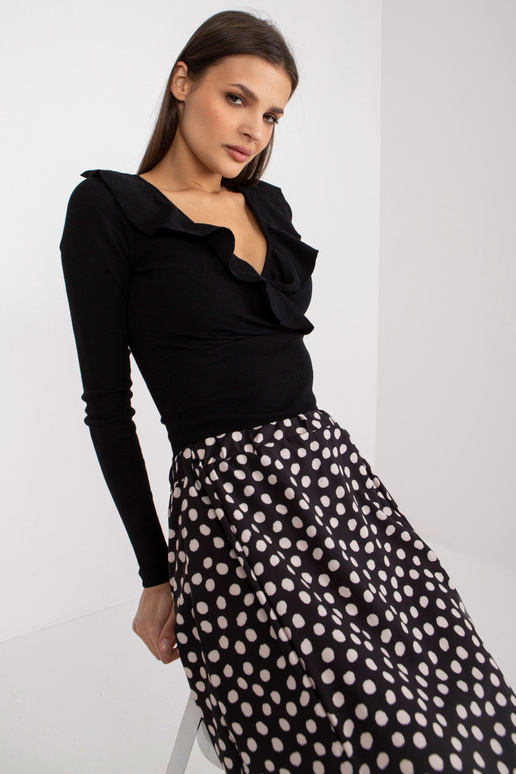 Melna rievota ikdienas blūze ar... Melna rievota ikdienas blūze ar...