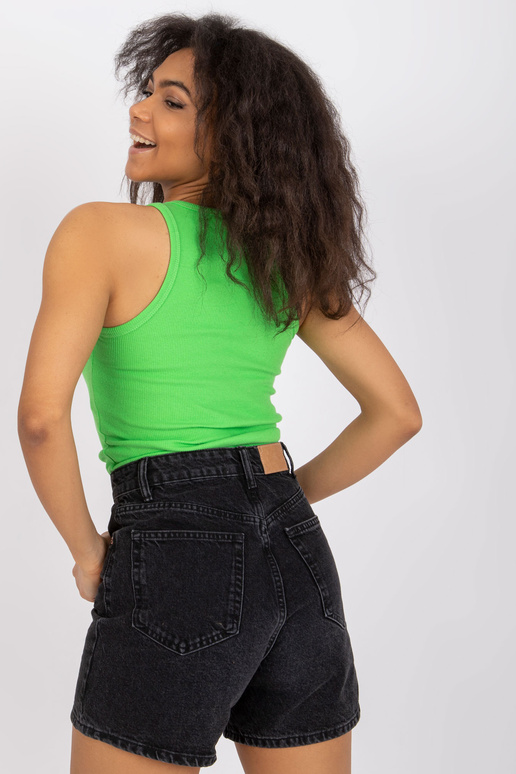 Gaiši zaļš rievotais tops uz platām...