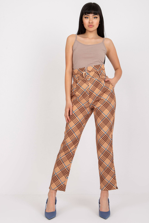 Bēšas un zilas krāsas rūtainas auduma...