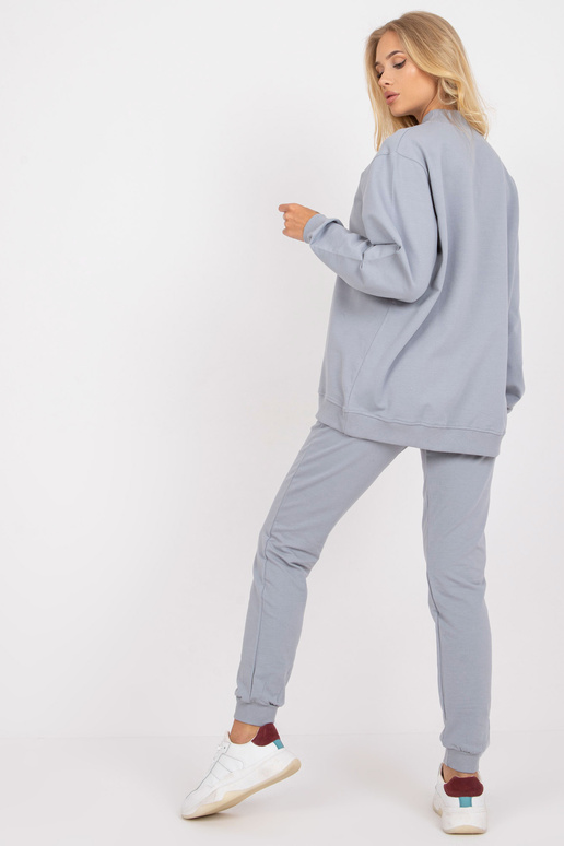 Pelēks džemperis basic oversize garām...