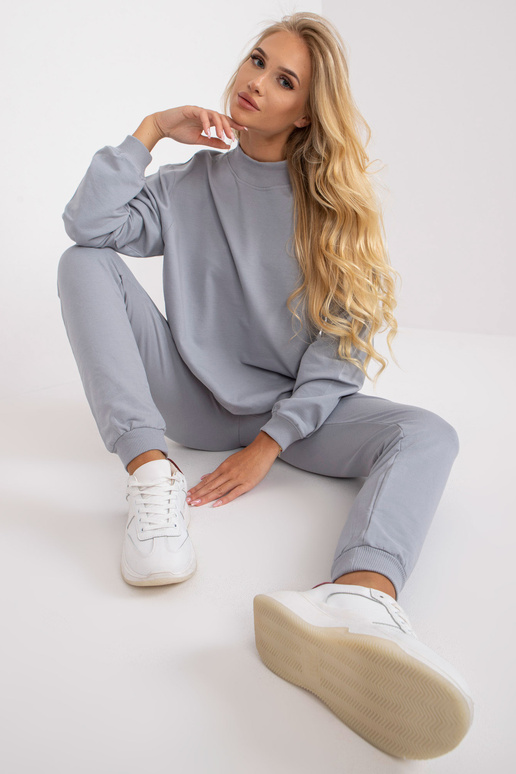 Pelēks džemperis basic oversize garām...