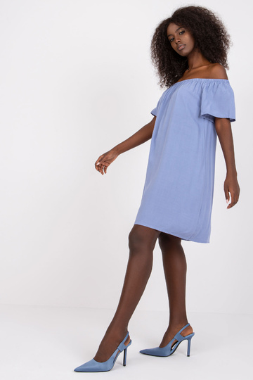 Gaiši zila viskozes kleita... 2