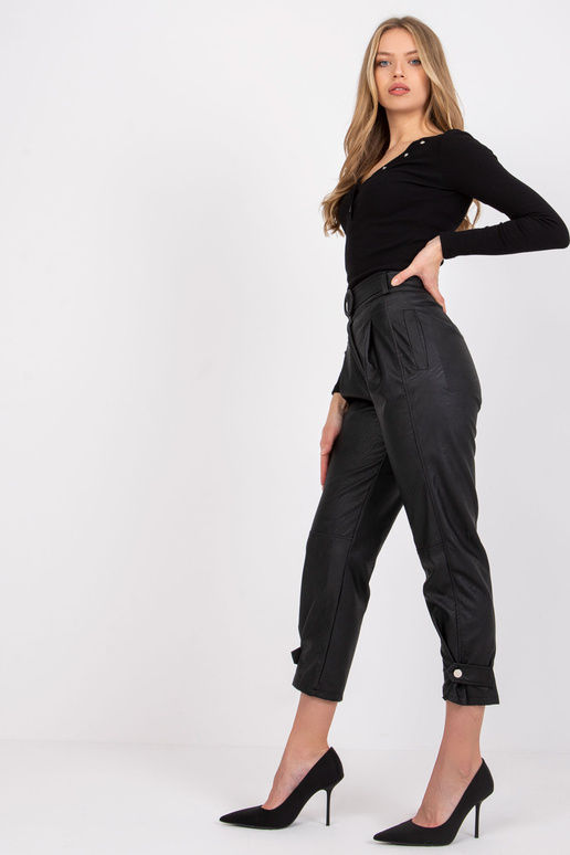 Melnas Virdžīnijas ādas bikses