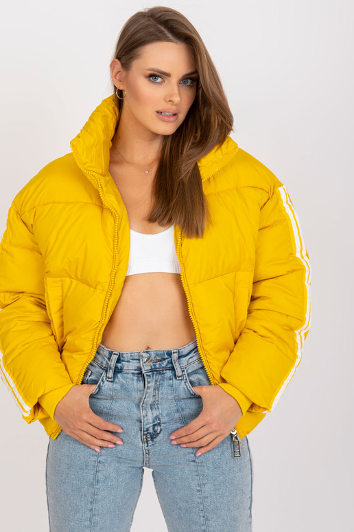 Dzeltena stepēta ziemas jaka