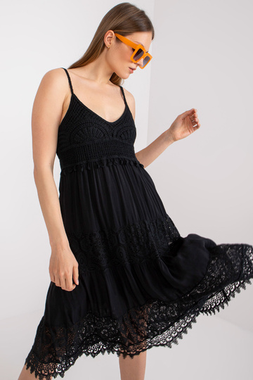 Melna plecu kleita ar... 2