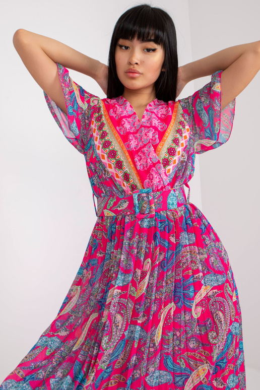 Rozā, kroku viena izmēra kleita ar...