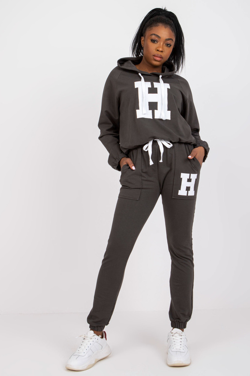 Haki krāsas sporta kreklu komplekts...