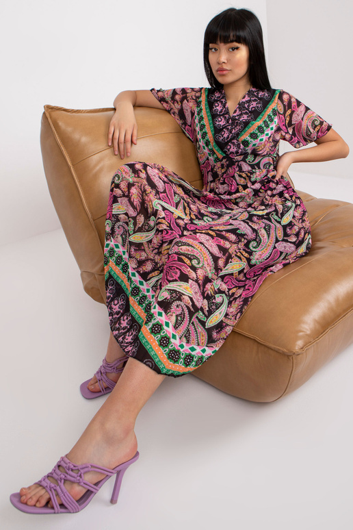 Melna un rozā uzliesmojoša viena...