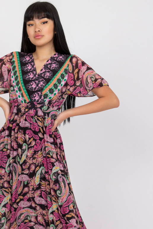 Melna un rozā uzliesmojoša viena...