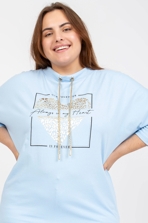 Gaiši zila gadījuma liela izmēra...