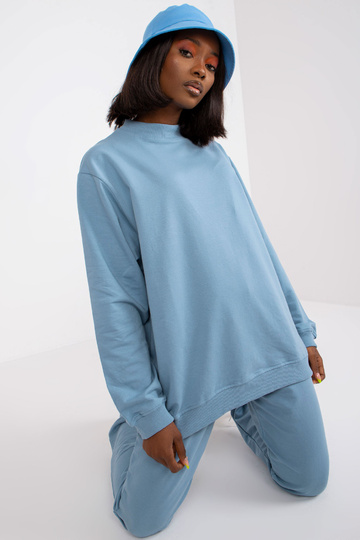 Netīri zils sporta krekls... 2