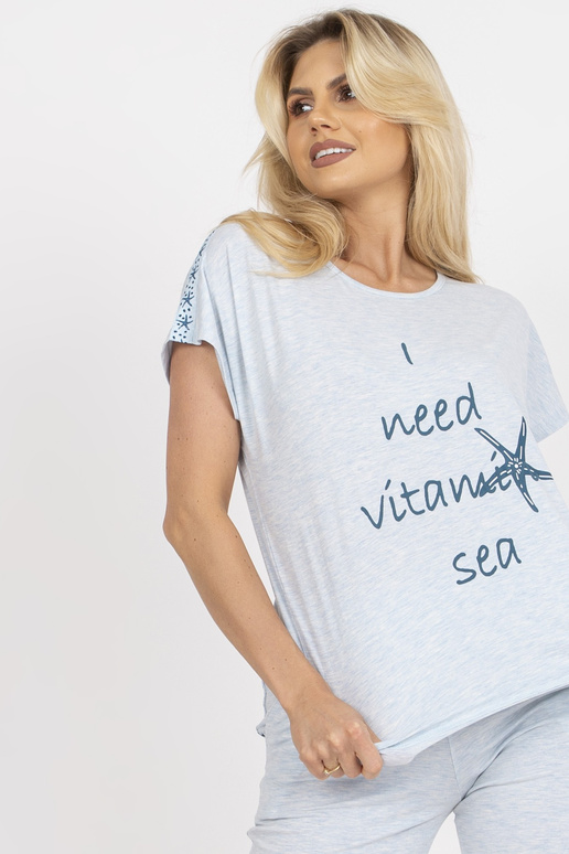 Zila divdaļīga pidžama ar 3/4 garuma... Zila divdaļīga pidžama ar 3/4 garuma...