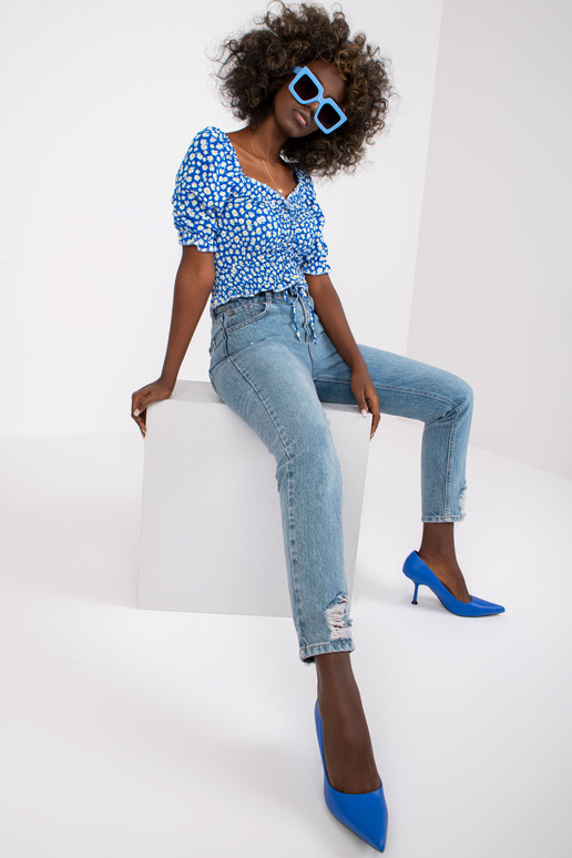 Zilas viskozes īsā blūze ar apdruku...