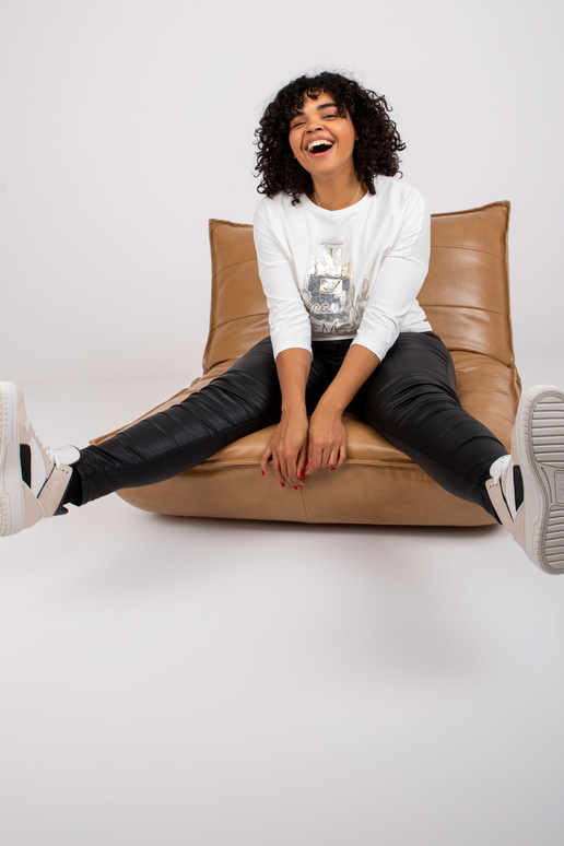 Ecru plus izmēra blūze ar Vickey...