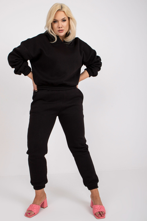 Melns plus izmēra sporta kreklu...