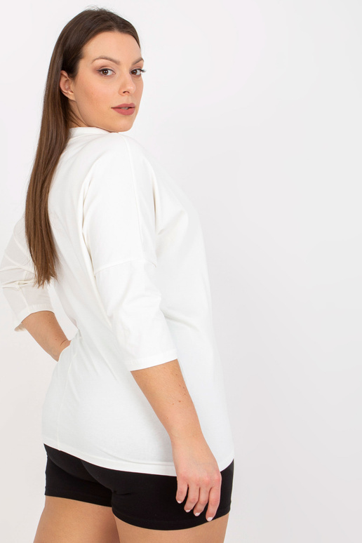 Ecru plus izmēra blūze ar aplikāciju...