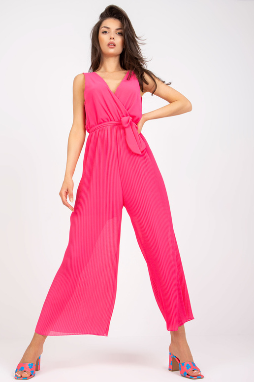 Rozā kombinezons ar garām kroku...