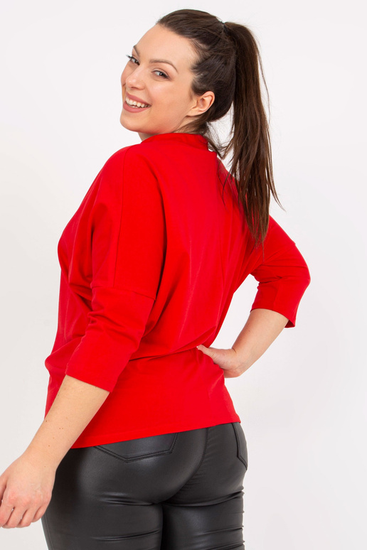 Sarkana plus izmēra blūze ar apdruku Sarkana plus izmēra blūze ar apdruku