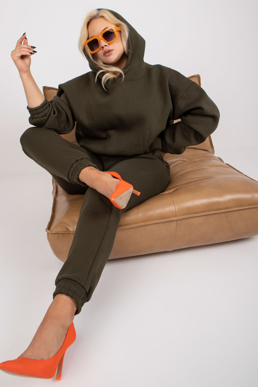 Haki krāsas džemperis plus izmēra...