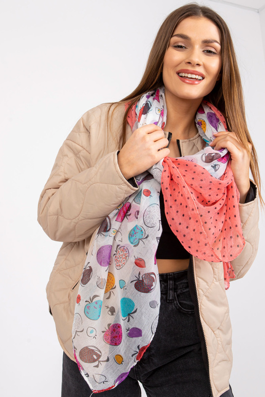 Balto koraļļu iesaiņojums ar apdrukām