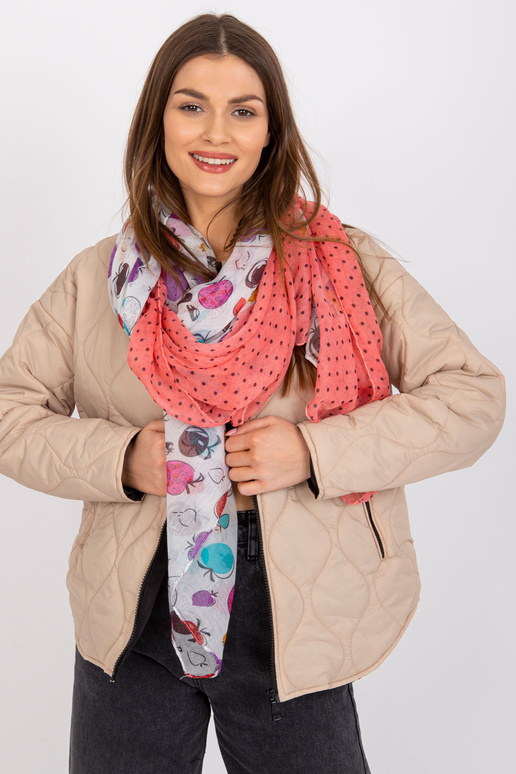 Balto koraļļu iesaiņojums ar apdrukām