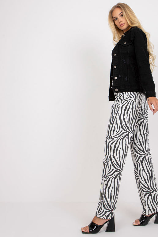 Sieviešu melna džinsa jaka ar garām... Sieviešu melna džinsa jaka ar garām...