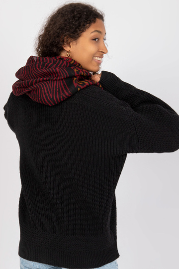 Melns un bordo krāsas...