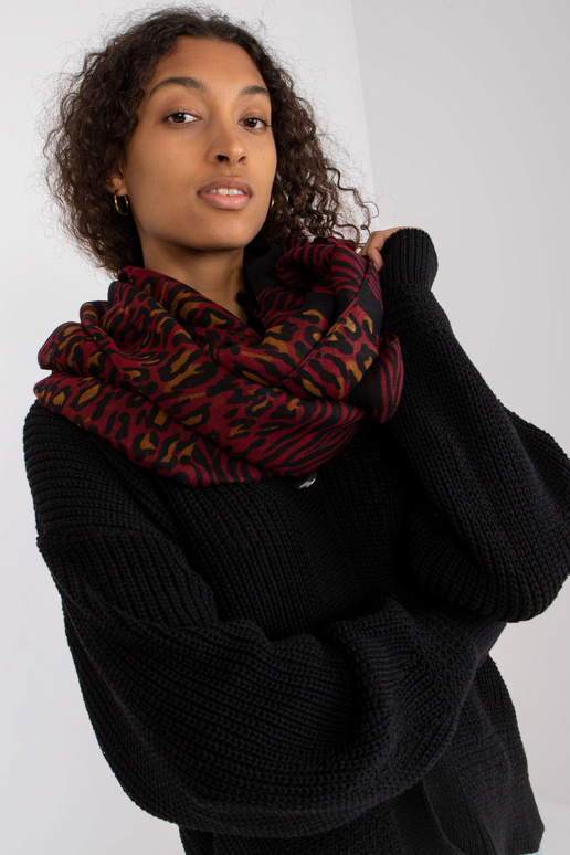 Melns un bordo krāsas stropes...