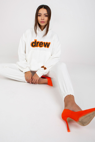 Balts sporta tērpa... 2