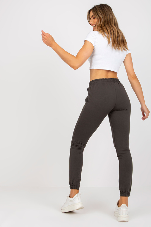 Khaki krāsas kokvilnas sporta bikses...