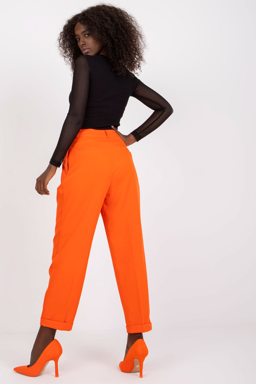Oranžas bikses ar taisnu kāju audumu...