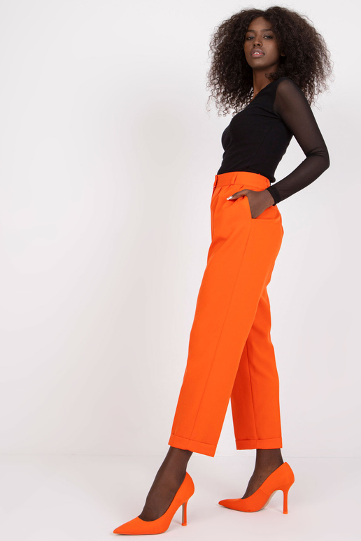 Oranžas bikses ar taisnu kāju audumu...