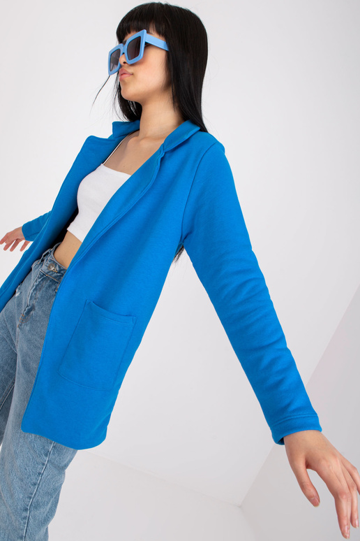 Tumši zila sieviešu jaka sporta stilā... Tumši zila sieviešu jaka sporta stilā...