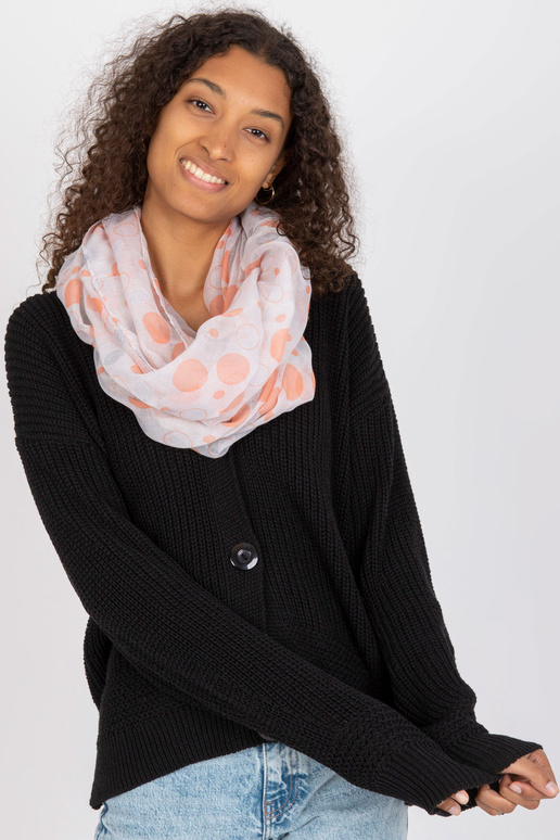 Gaiši pelēks stropu skurstenis ar...