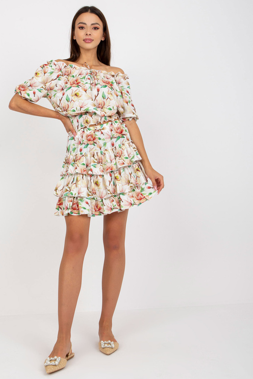 Balts un bordo sieviešu vasaras...